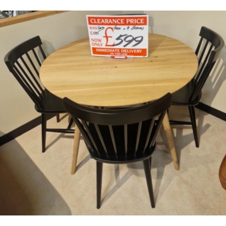 Bell And Stocchero - Round Table and 4 Chairs